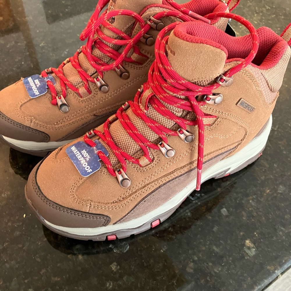 Skechers Women's Tan and Red Waterproof Winter Boots